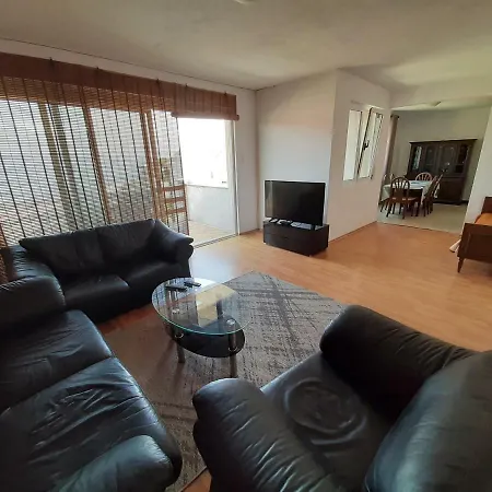 Spacious & Full Equipped ييلسا